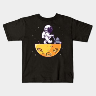 Cute Astronaut Trimming Moon Cartoon Kids T-Shirt